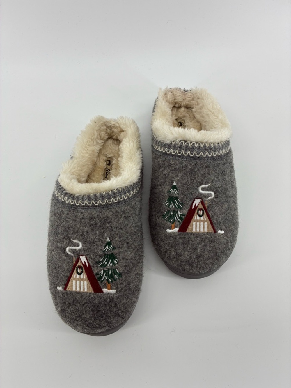 Cozy Gray Cabin Embroidered Fleece Slippers